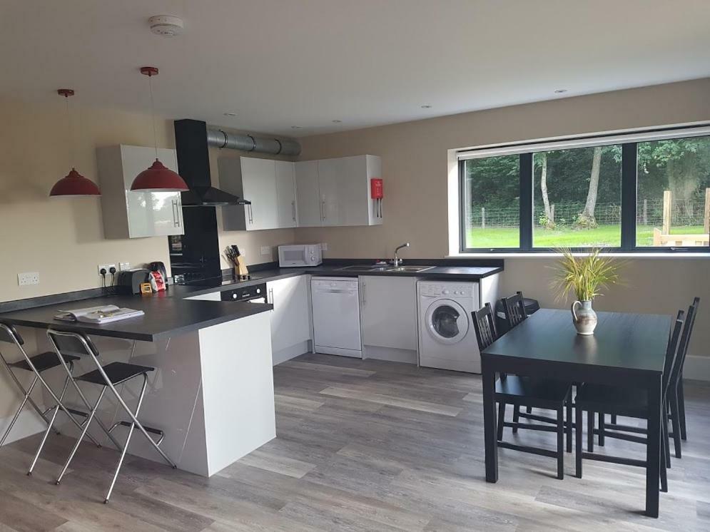 Appartement Oak & Hazel, Heath Row Barn à Overton  Extérieur photo