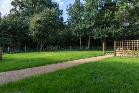 Appartement Oak & Hazel, Heath Row Barn à Overton  Extérieur photo