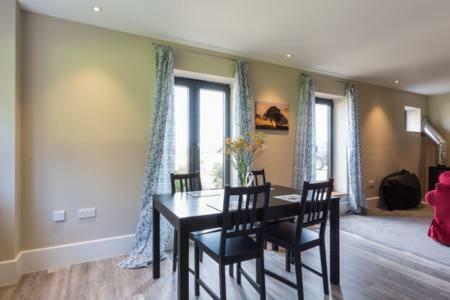 Appartement Oak & Hazel, Heath Row Barn à Overton  Extérieur photo